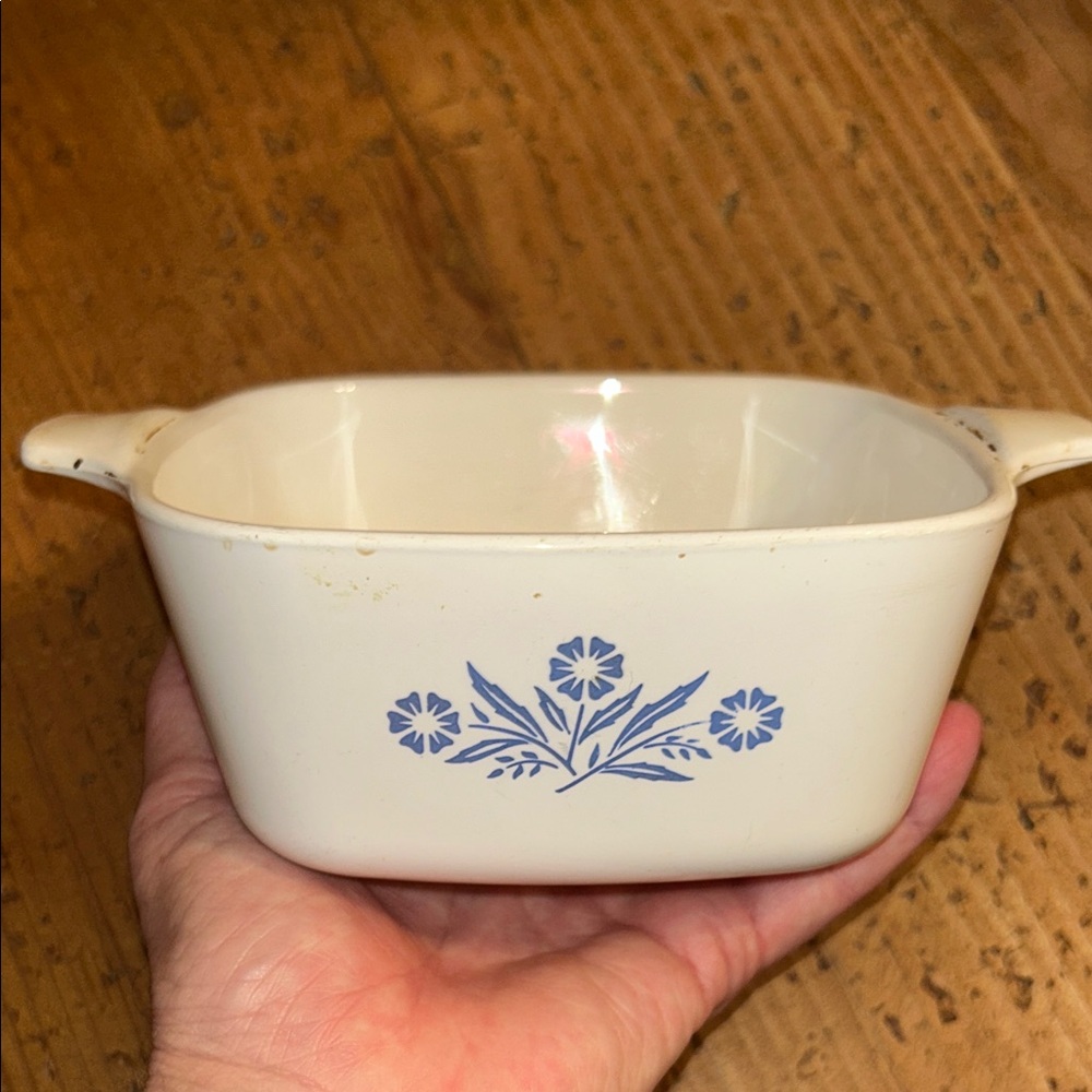 RARE COLLECTIBLE  CorningWare P-43-b White and Blue Floral cookware